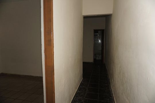 Corredor de casa para alugar com 2 quartos, 70m² em Jardim Dom Jose, Embu das Artes