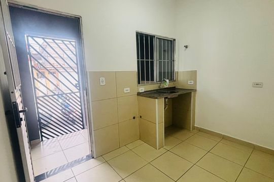 Casa para alugar com 1 quarto, 35m² em Parque Santo Antônio, São Paulo