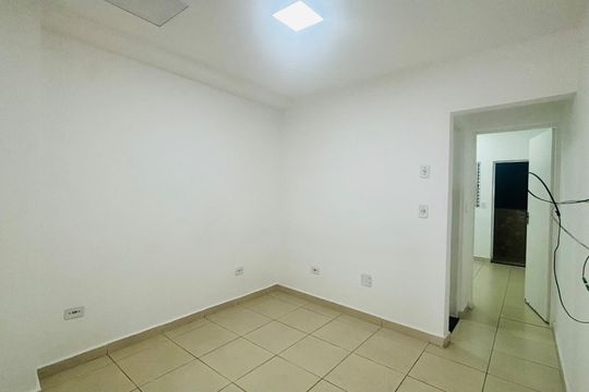 Casa para alugar com 1 quarto, 35m² em Parque Santo Antônio, São Paulo