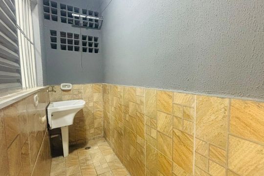 Casa para alugar com 1 quarto, 35m² em Parque Santo Antônio, São Paulo