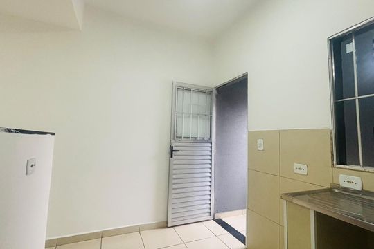 Casa para alugar com 1 quarto, 35m² em Parque Santo Antônio, São Paulo