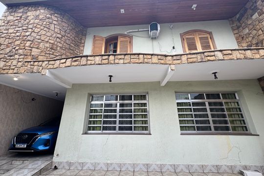 Garagem de casa à venda com 5 quartos, 380m² em Presidente Altino, Osasco