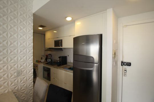 Cozinha de apartamento à venda com 1 quarto, 45m² em Petrópolis, Porto Alegre