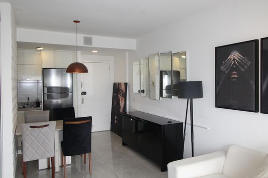 Sala de apartamento à venda com 1 quarto, 45m² em Petrópolis, Porto Alegre