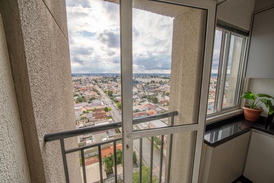 Varanda de apartamento à venda com 1 quarto, 42m² em Capão Raso, Curitiba