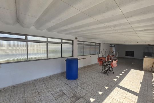 Quintal  de casa para alugar com 3 quartos, 150m² em Jardim do Estádio, Santo André