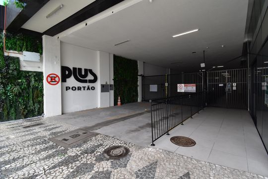 Fachada do condomínio de kitnet/studio à venda com 1 quarto, 31m² em Água Verde, Curitiba