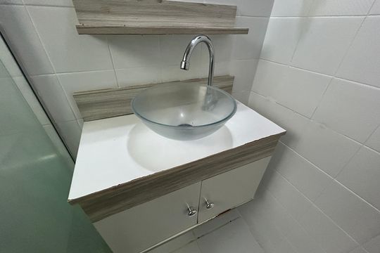Banheiro de apartamento para alugar com 2 quartos, 53m² em Lins de Vasconcelos, Rio de Janeiro