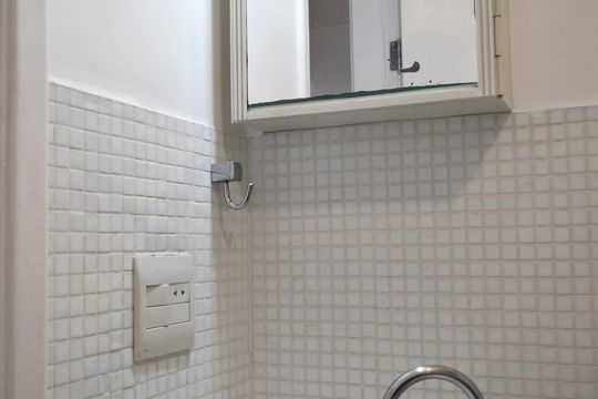 Banheiro de kitnet/studio para alugar com 1 quarto, 30m² em Jardim Paulista, São Paulo