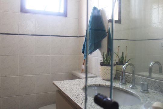 Banheiro da Suíte de apartamento à venda com 2 quartos, 75m² em Santo Antônio, São Caetano do Sul