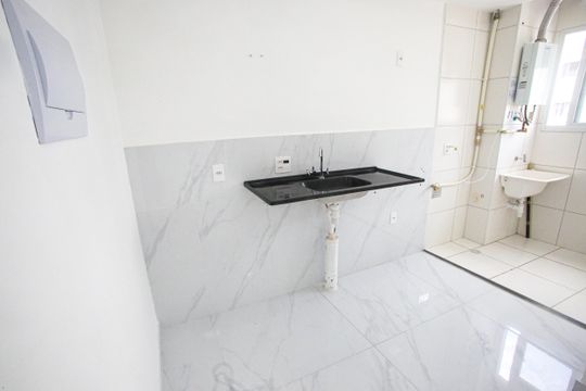 Cozinha de apartamento para alugar com 2 quartos, 47m² em Taquara, Rio de Janeiro