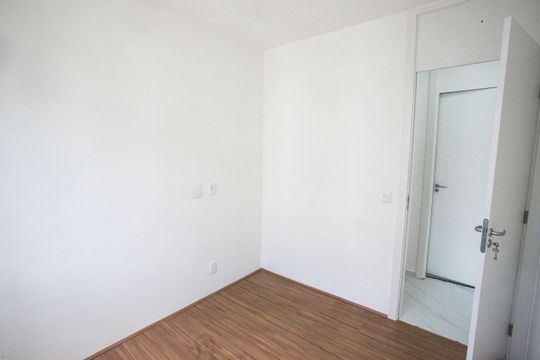 Quarto 2 de apartamento para alugar com 2 quartos, 47m² em Taquara, Rio de Janeiro