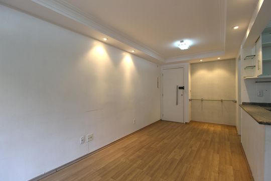 Sala de apartamento para alugar com 2 quartos, 55m² em Indianópolis, São Paulo