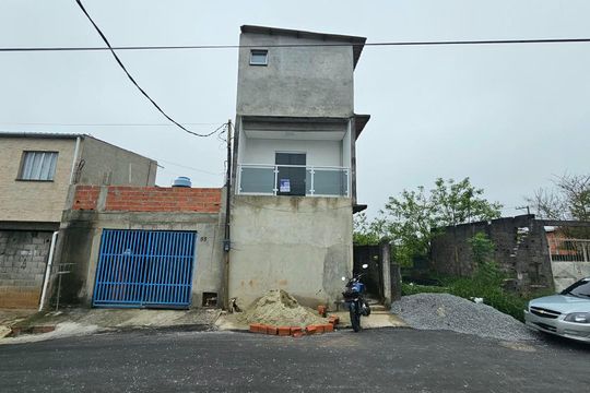 Fachada de casa para alugar com 1 quarto, 80m² em Estância Paraíso, Itaquaquecetuba
