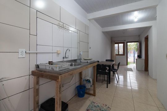 Cozinha de casa à venda com 2 quartos, 42m² em Hípica, Porto Alegre