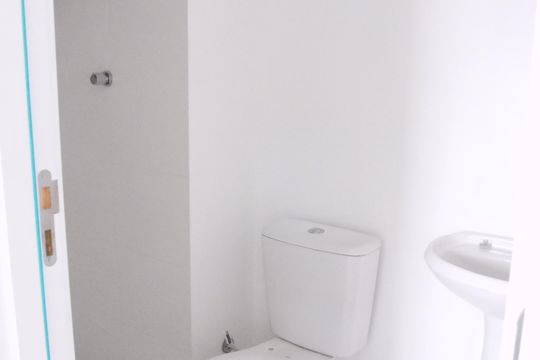 Banheiro de apartamento para alugar com 2 quartos, 36m² em Socorro, São Paulo
