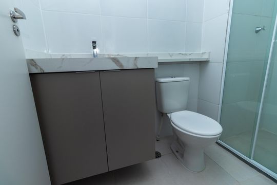 Banheiro de apartamento para alugar com 1 quarto, 26m² em Água Branca, São Paulo