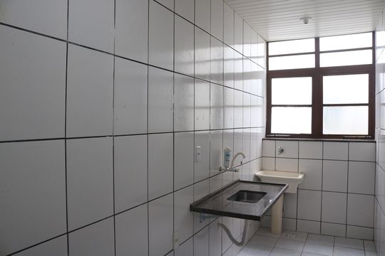 Cozinha e Área de Serviço de apartamento para alugar com 2 quartos, 67m² em Vila Romana, São Paulo