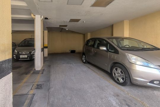 Garagem de apartamento para alugar com 2 quartos, 62m² em Itamarati, Belo Horizonte