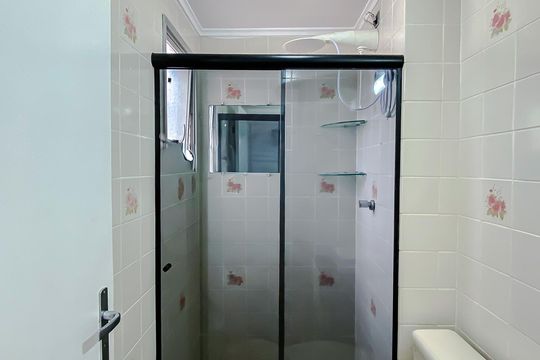 Banheiro de apartamento para alugar com 2 quartos, 56m² em Vila Regente Feijó, São Paulo
