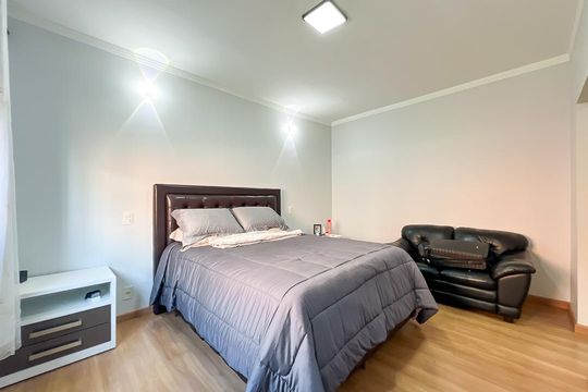 Casa de Condomínio à venda com 5 quartos, 327m² em Vale Azul, Jundiaí