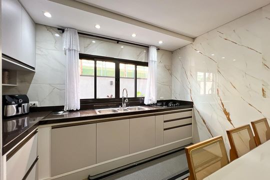 Casa de Condomínio à venda com 5 quartos, 327m² em Vale Azul, Jundiaí