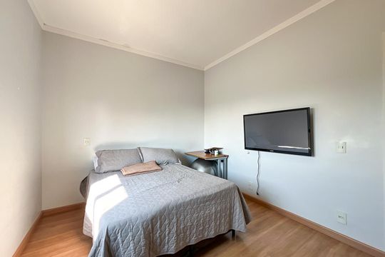 Casa de Condomínio à venda com 5 quartos, 327m² em Vale Azul, Jundiaí