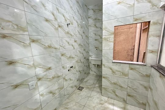 Área de Serviço de casa para alugar com 2 quartos, 70m² em Praça Seca, Rio de Janeiro