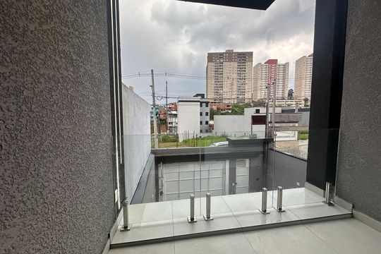 Varanda de casa à venda com 3 quartos, 137m² em  Vila do Conde Ii, Barueri
