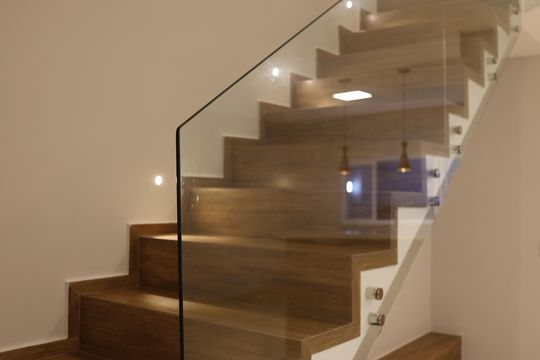 Escada de casa à venda com 3 quartos, 137m² em  Vila do Conde Ii, Barueri