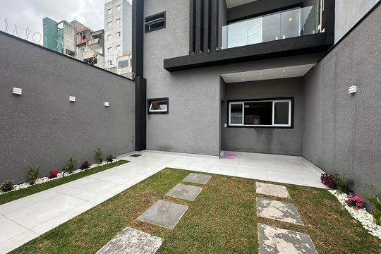 Garagem de casa à venda com 3 quartos, 137m² em  Vila do Conde Ii, Barueri