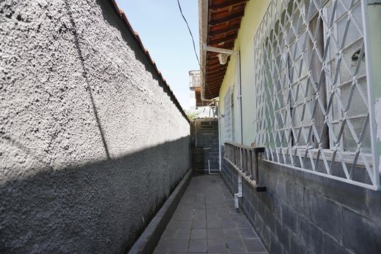 Corredor de casa para alugar com 1 quarto, 53m² em Santa Cruz, Belo Horizonte
