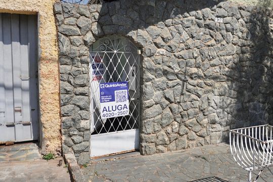 Fachada de casa para alugar com 1 quarto, 53m² em Santa Cruz, Belo Horizonte