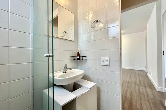 Banheiro de apartamento à venda com 2 quartos, 44m² em Vila Guarani, São Paulo