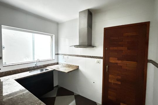 Cozinha de casa para alugar com 3 quartos, 175m² em Vila Scarpelli, Santo André