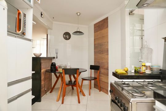 Cozinha e Área de Serviço de apartamento à venda com 2 quartos, 80m² em Serra, Belo Horizonte
