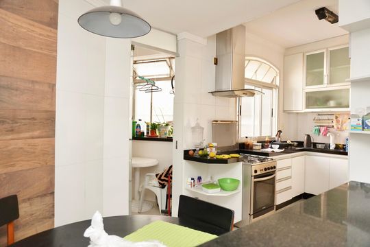 Cozinha e Área de Serviço de apartamento à venda com 2 quartos, 80m² em Serra, Belo Horizonte