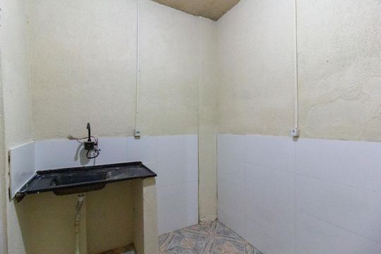 Cozinha de casa para alugar com 1 quarto, 30m² em Jardim Palmira, Guarulhos
