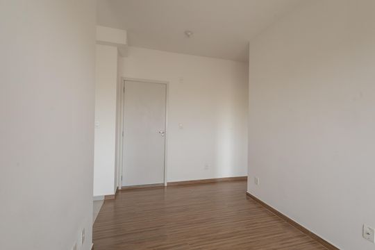 Sala de apartamento para alugar com 2 quartos, 43m² em Jardim Jacinto, Jacareí