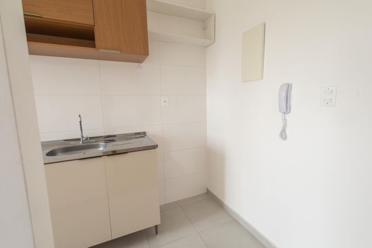 Cozinha de apartamento para alugar com 2 quartos, 43m² em Jardim Jacinto, Jacareí