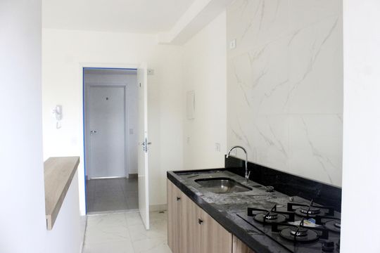 Cozinha de apartamento à venda com 2 quartos, 52m² em Parque Jurema, Guarulhos