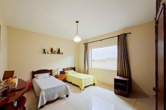 Casa à venda com 6 quartos, 272m² em Cidade Nova, Belo Horizonte