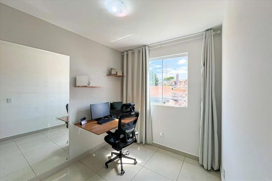 Quarto 2 de apartamento para alugar com 2 quartos, 55m² em Vila Jardim Leblon, Belo Horizonte