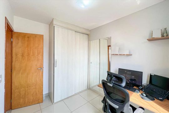 Quarto 2 de apartamento para alugar com 2 quartos, 55m² em Vila Jardim Leblon, Belo Horizonte