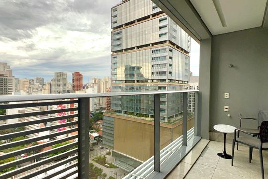 Varanda de kitnet/studio à venda com 1 quarto, 31m² em Pinheiros, São Paulo