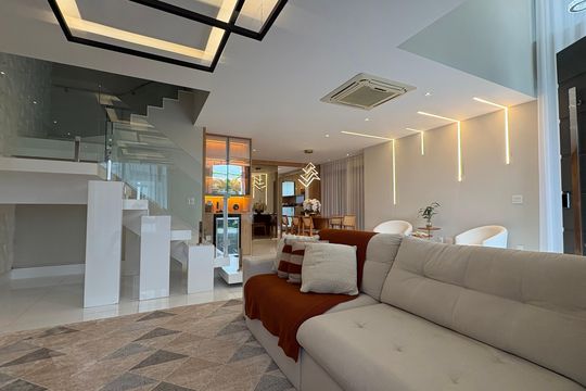 Casa de Condomínio para alugar com 4 quartos, 430m² em Recreio dos Bandeirantes, Rio de Janeiro