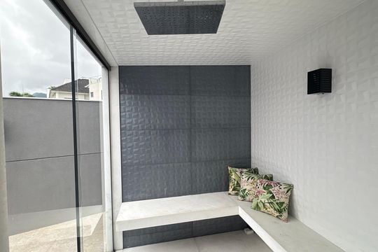 Casa de Condomínio para alugar com 4 quartos, 430m² em Recreio dos Bandeirantes, Rio de Janeiro