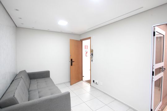 Sala de apartamento para alugar com 2 quartos, 43m² em Tres Barras, Contagem