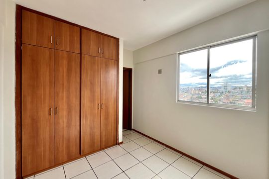 Apartamento para alugar com 3 quartos, 111m² em Cachoeirinha, Belo Horizonte
