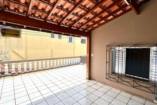 Churrasqueira de casa à venda com 3 quartos, 210m² em Vila Galvão, Guarulhos